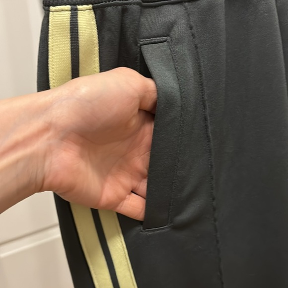 Nike athletic pants grey and yellow - Picture 2 of 2